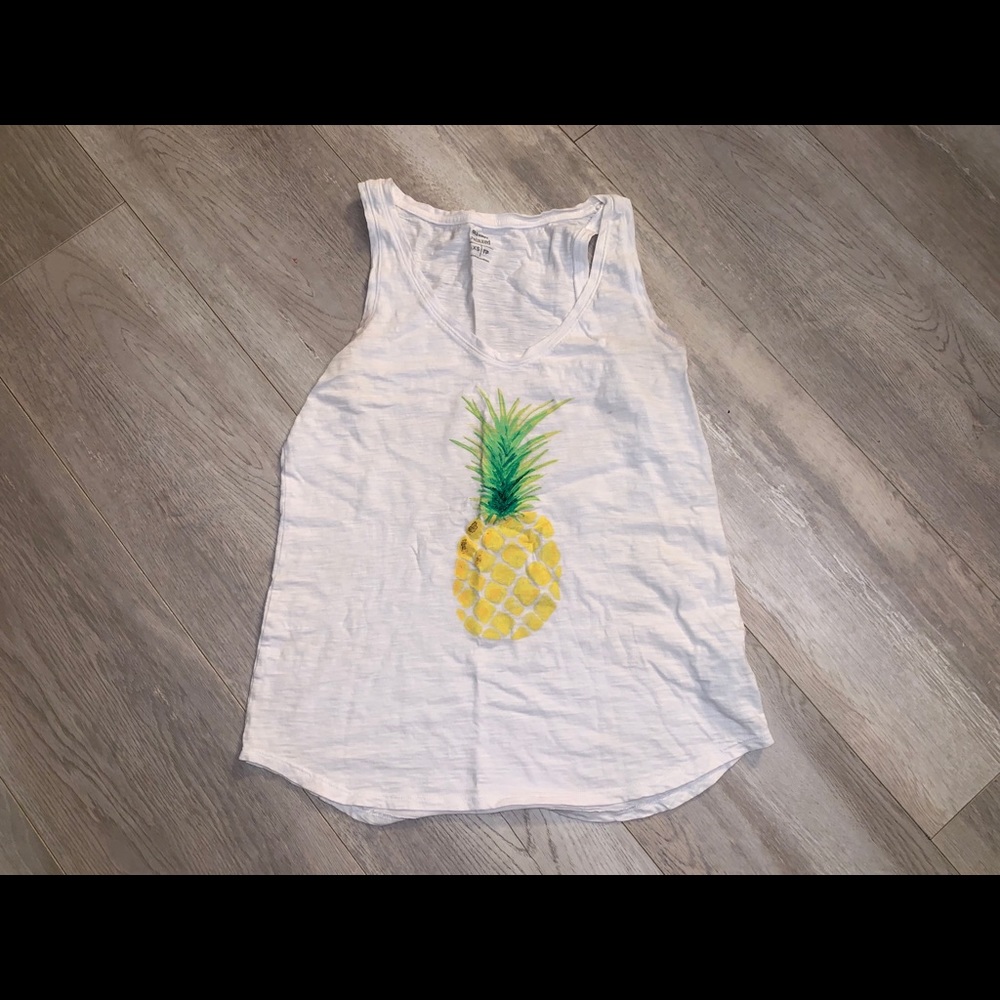 Old Navy White Heathered Relaxed XS 🍍 tank